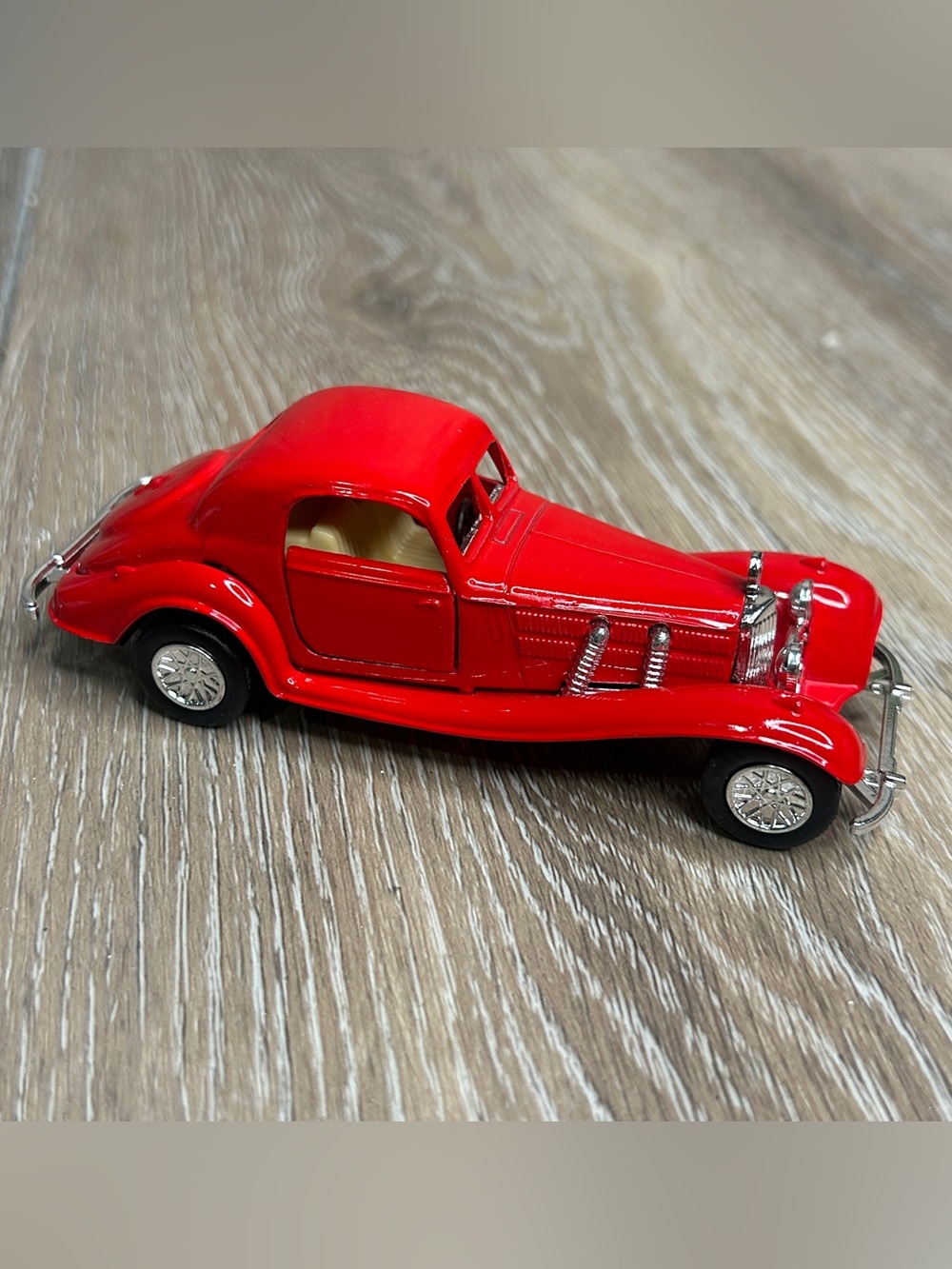 Vintage Red 1930s Roadster Diecast Model Car 1:38 Scale SS 4718 Collectible